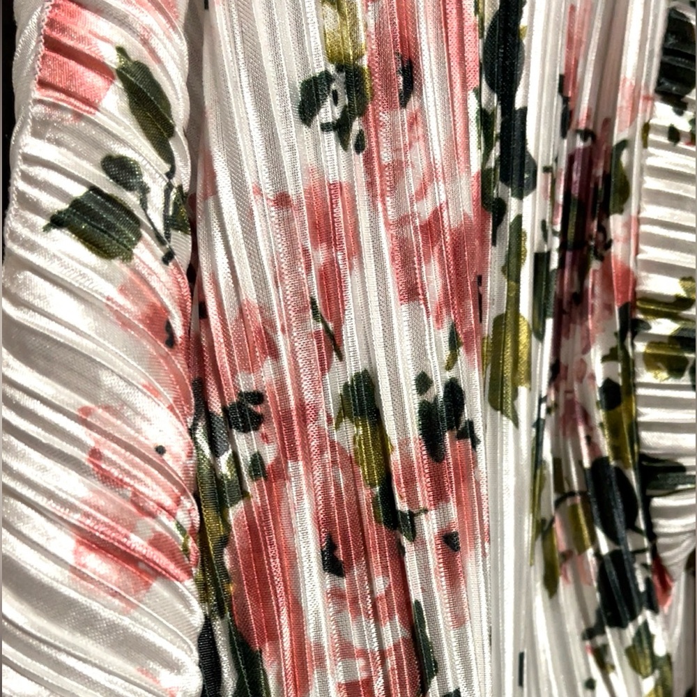 🌼LULAROE SHIRLEY Beautiful Floral Cardigan🌼 - Picture 5 of 9